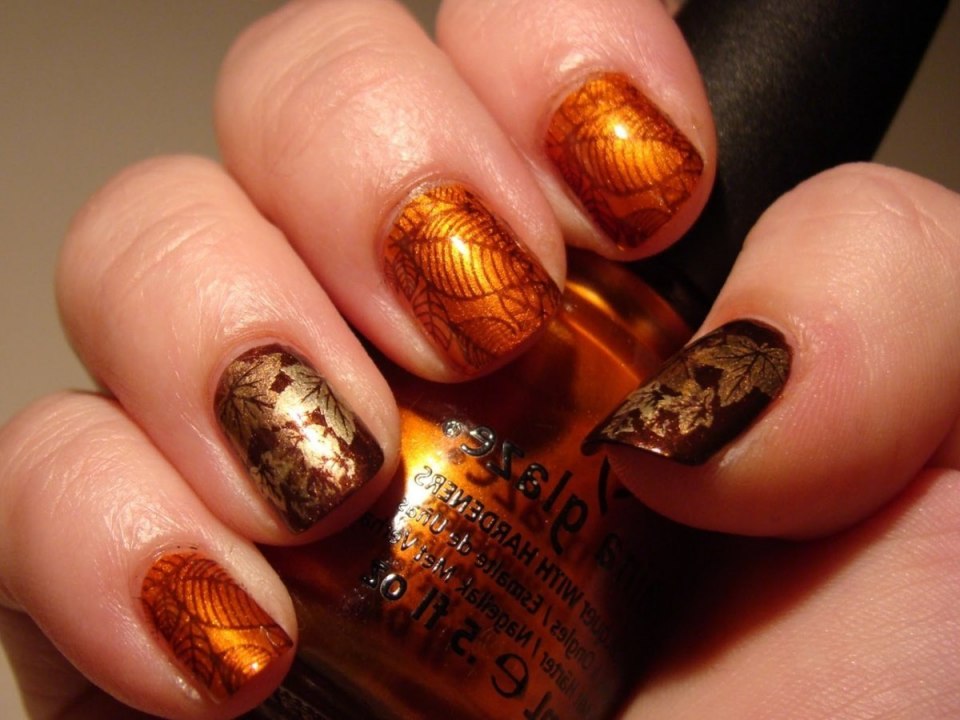 Маникюр кошачий глаз коричневый