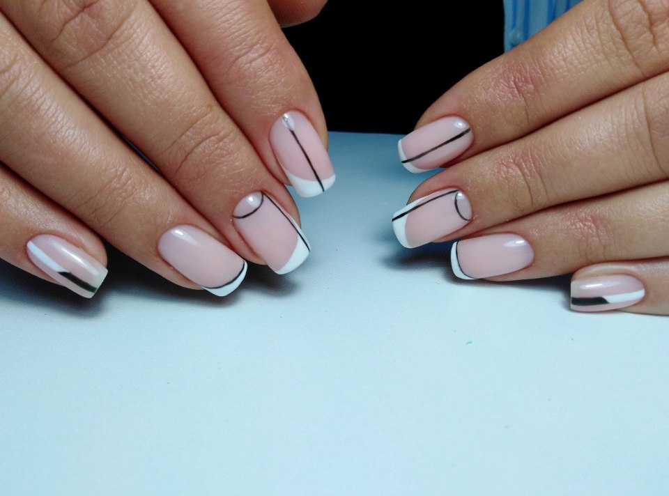 Французский маникюр на квадратные ногти