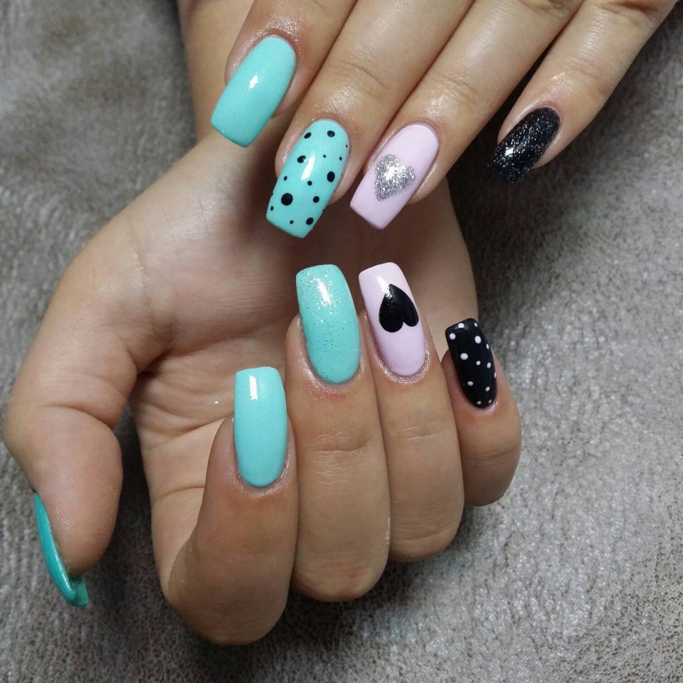 Ногти бирюза