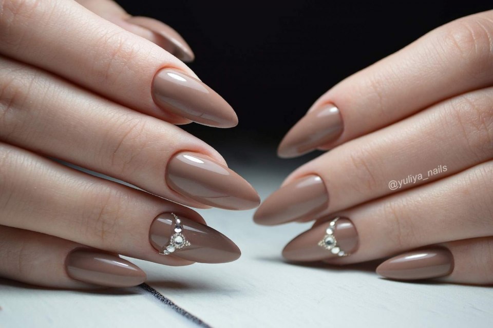 Нежный элегантный маникюр