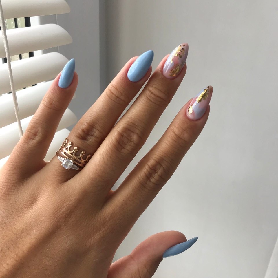 Красивые белые ногти