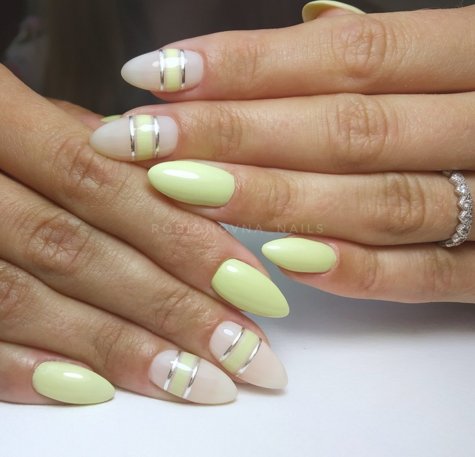 Фисташковый маникюр 2021