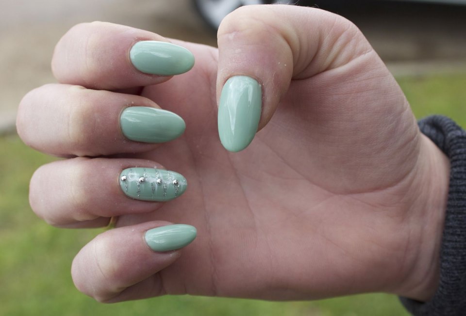 Маникюр для деловой встречи