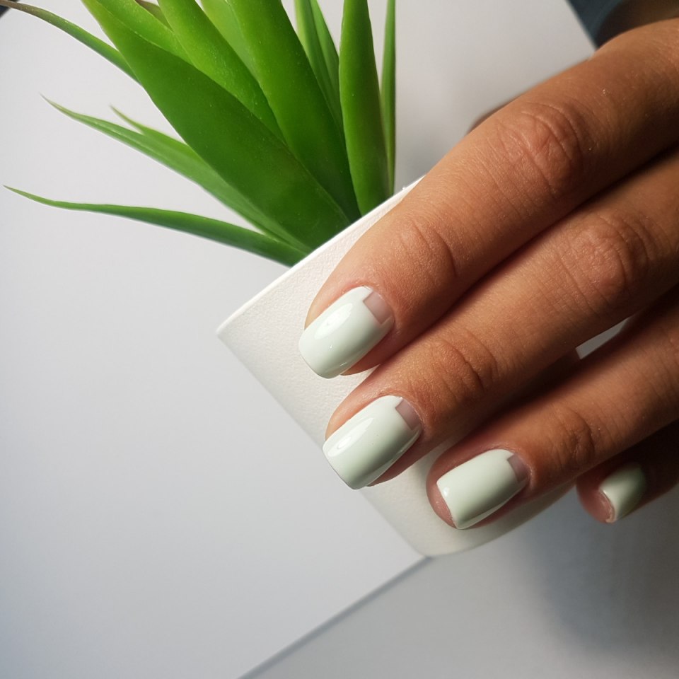 Черно фисташковый маникюр