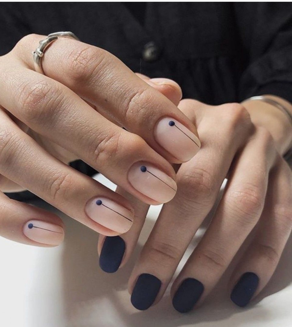 Маникюр на короткие ногти разные руки