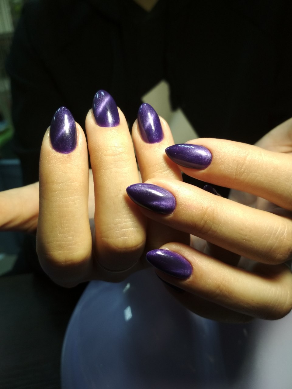 Маникюр кошачий глаз фиолетовый