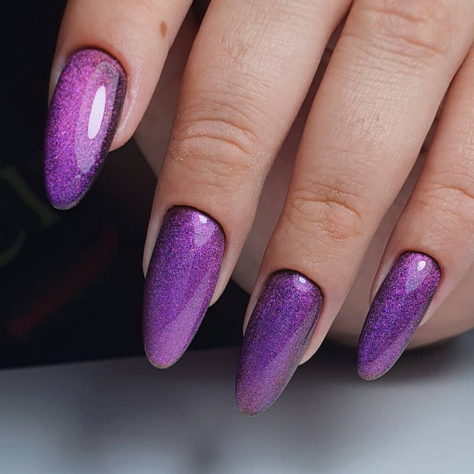 Маникюр кошачий глаз сиреневый