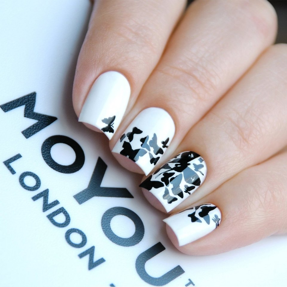 Маникюр с надписями молодежный