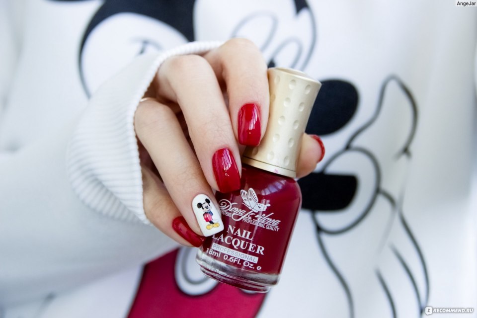 Маникюр с надписями