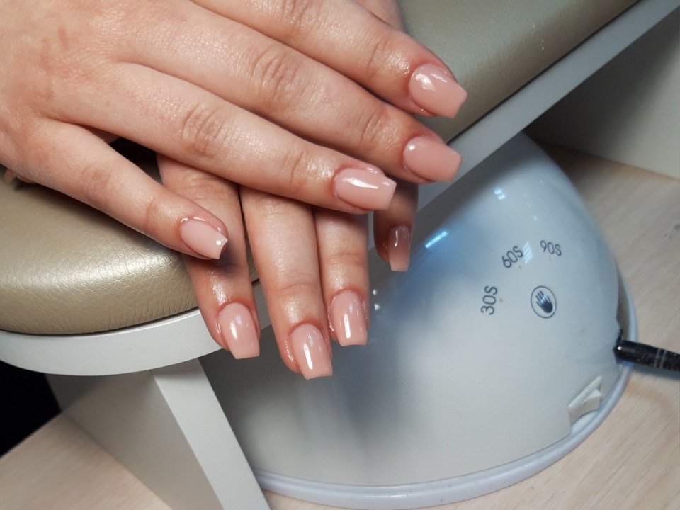 Мастер маникюра