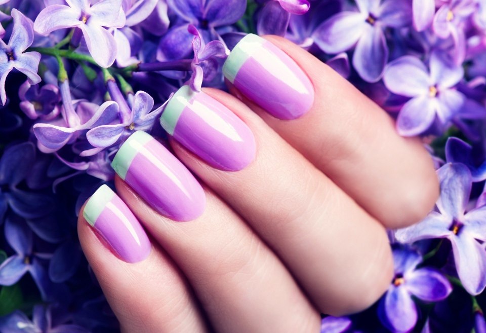 Французский маникюр сиреневый