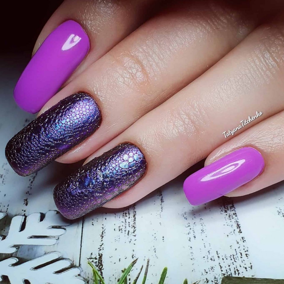 Фиолетовый маникюр 2021