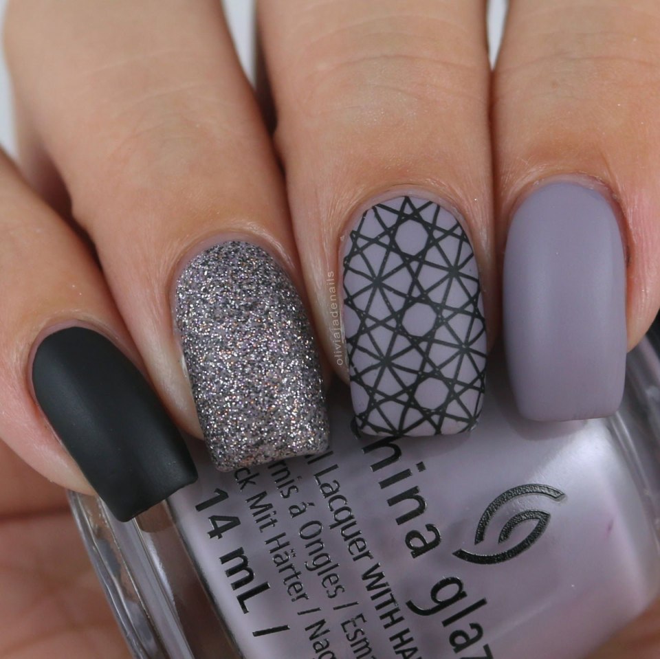 Серый маникюр