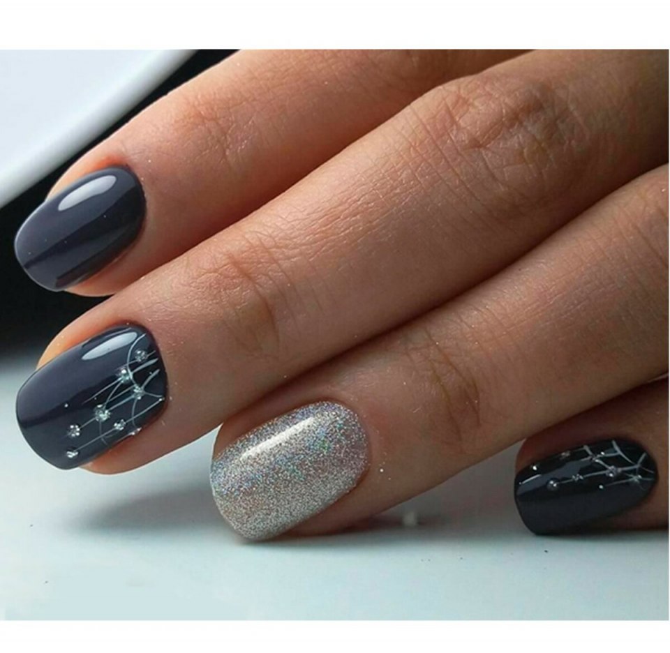 Ногти черные с блеском