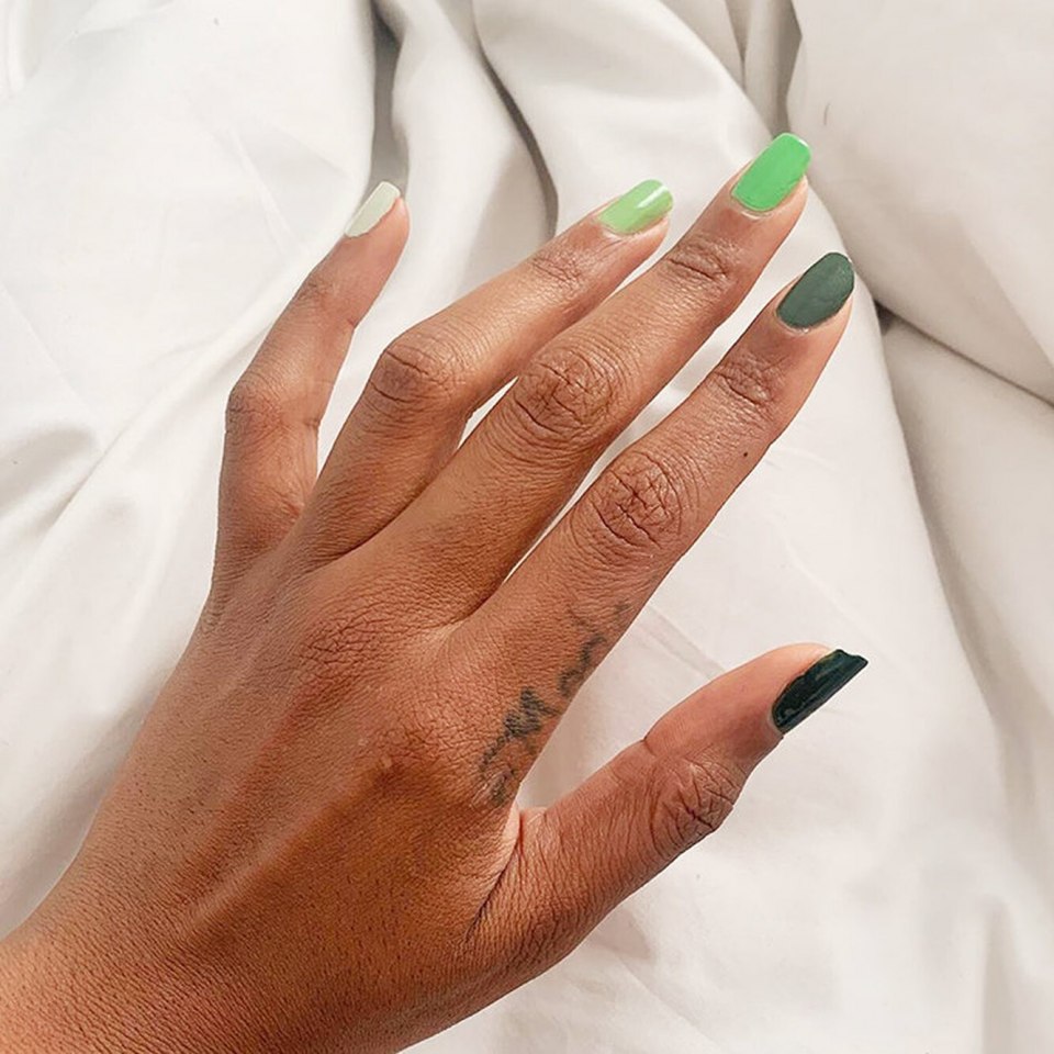 Ядовито-зеленый маникюр