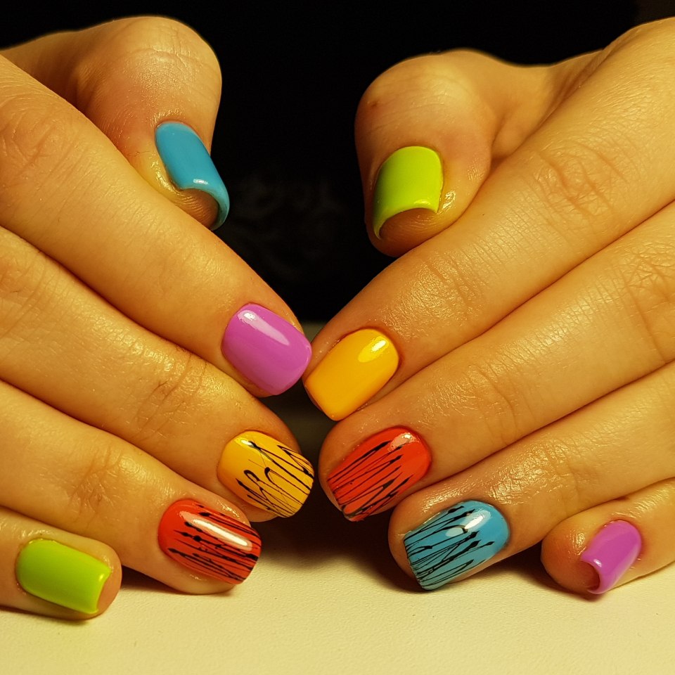 Разноцветный маникюр