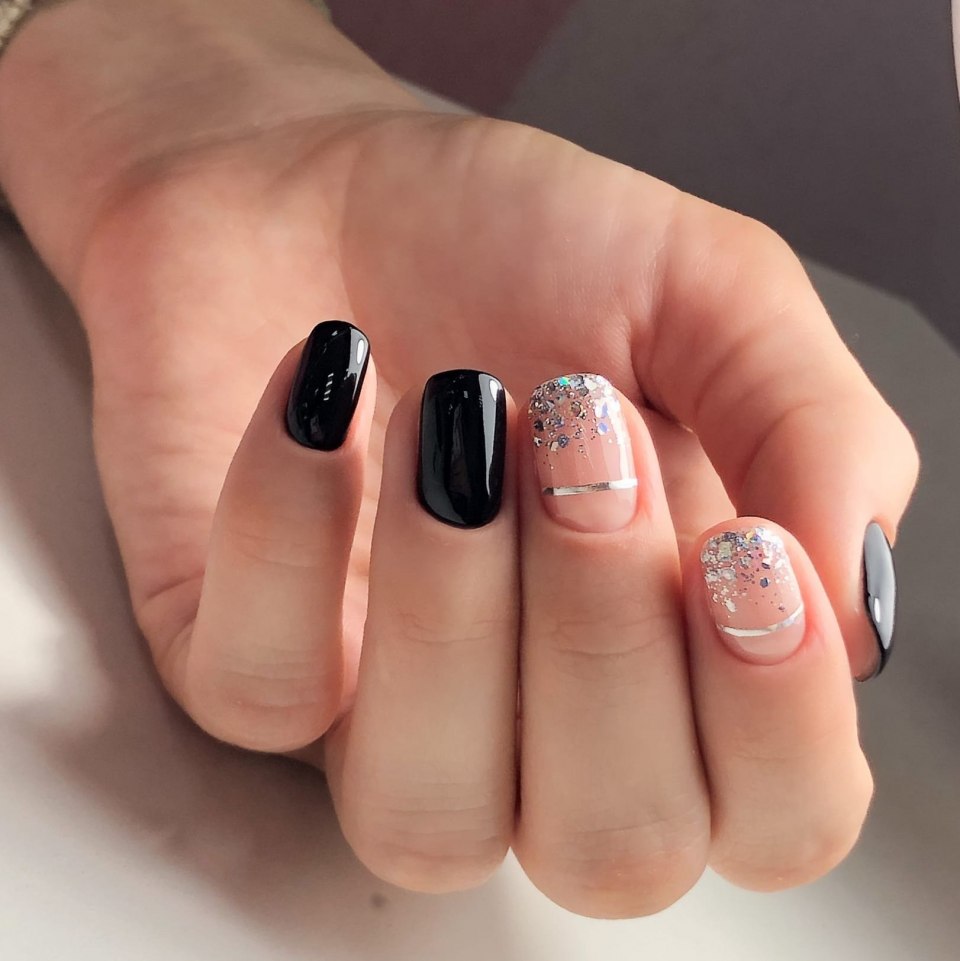 Яркий маникюр на квадратную форму