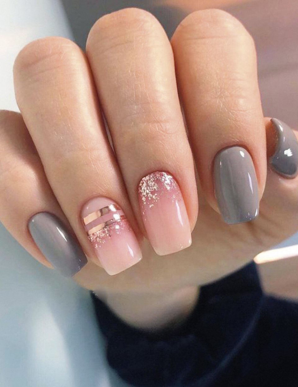 Повседневный маникюр на коротких ногтях
