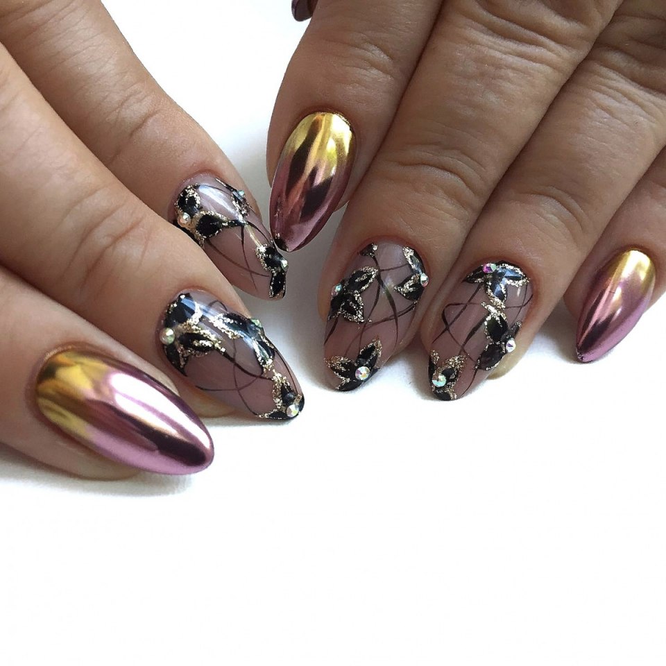 Осенний маникюр с втиркой и дизайном