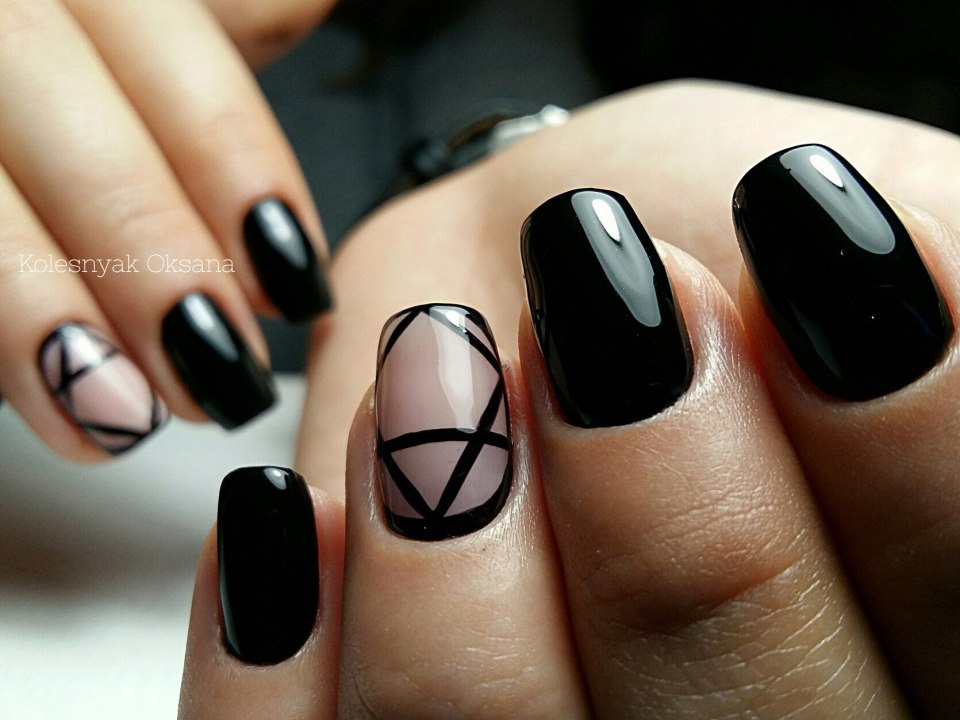 Маникюр на короткие черного цвета