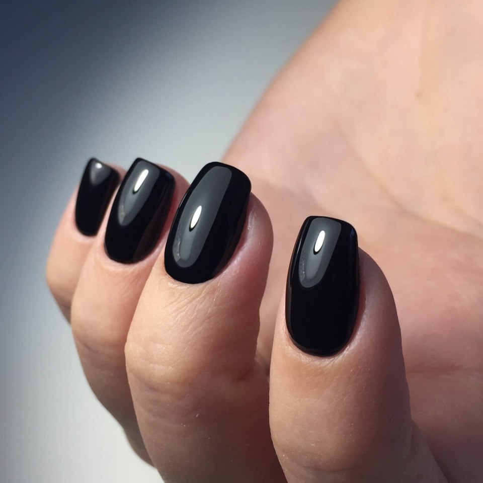 Матовые ногти с блестками