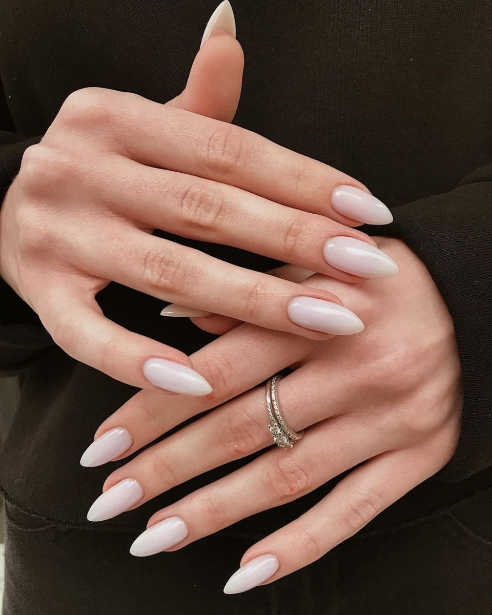 Нюдовый френч миндаль