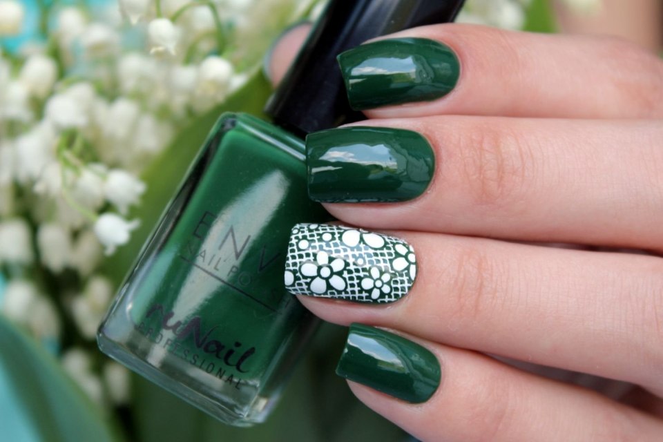 Маникюр зеленого цвета