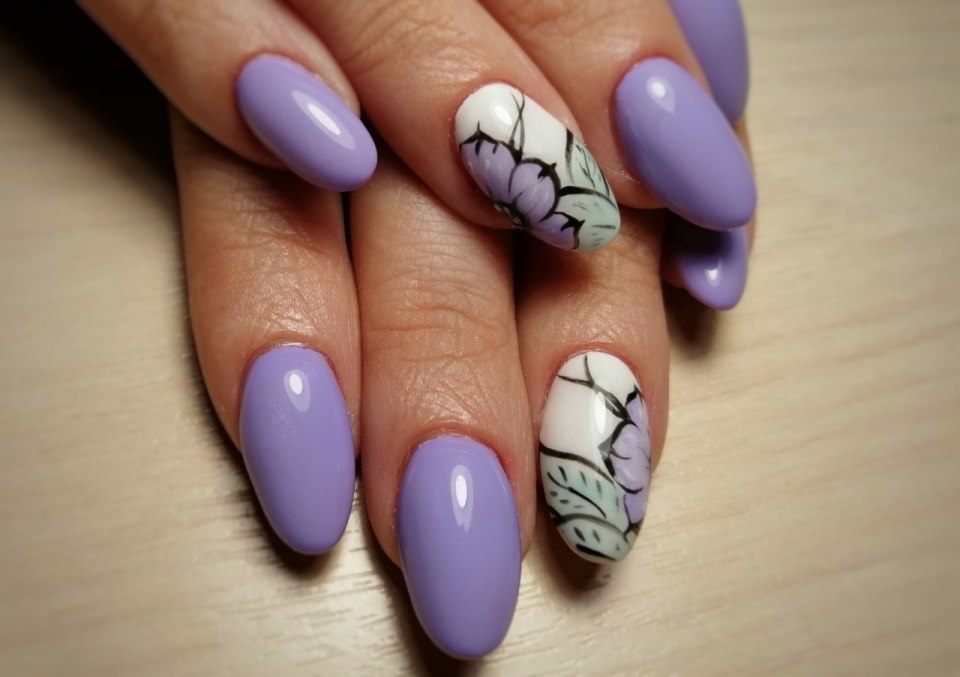 Ногти со змеей