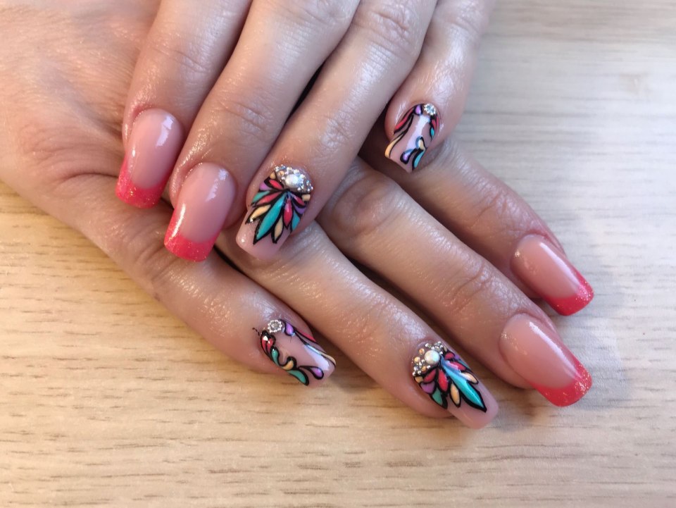 Красивые ногти с бабочками