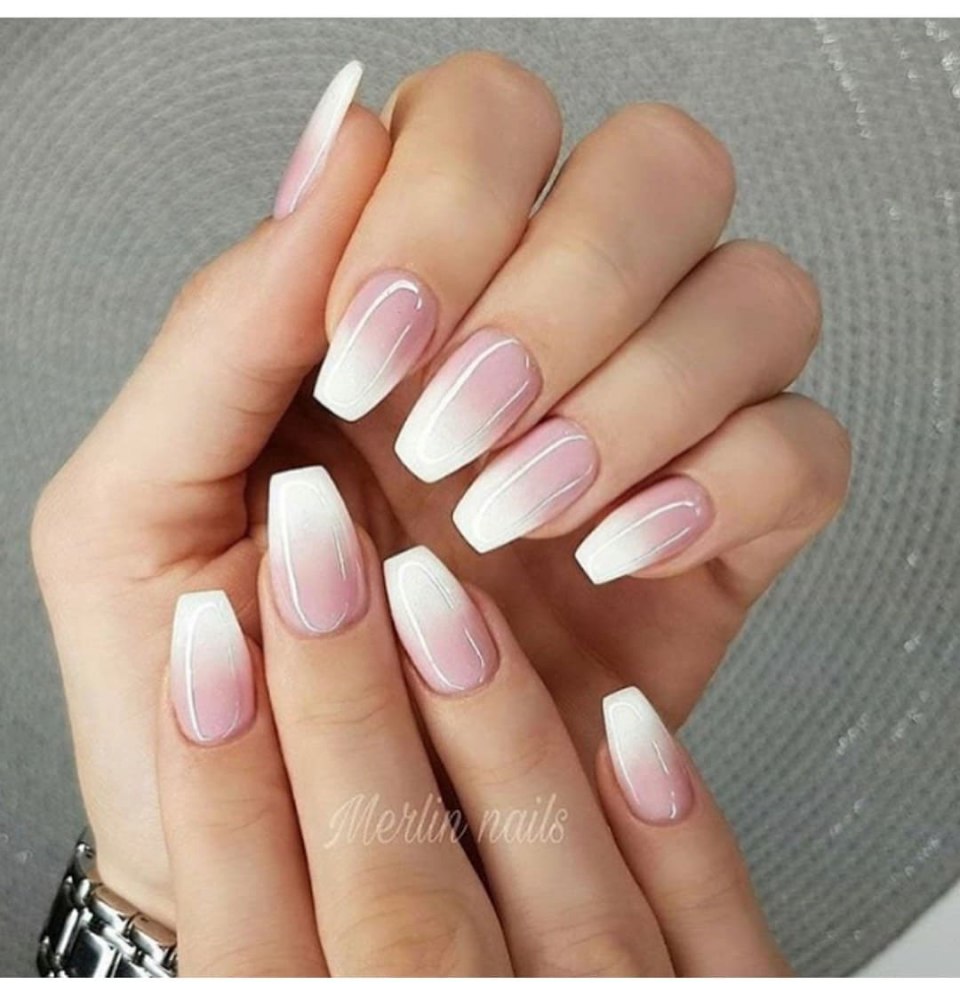 Омбре на ногтях в светлых тонах