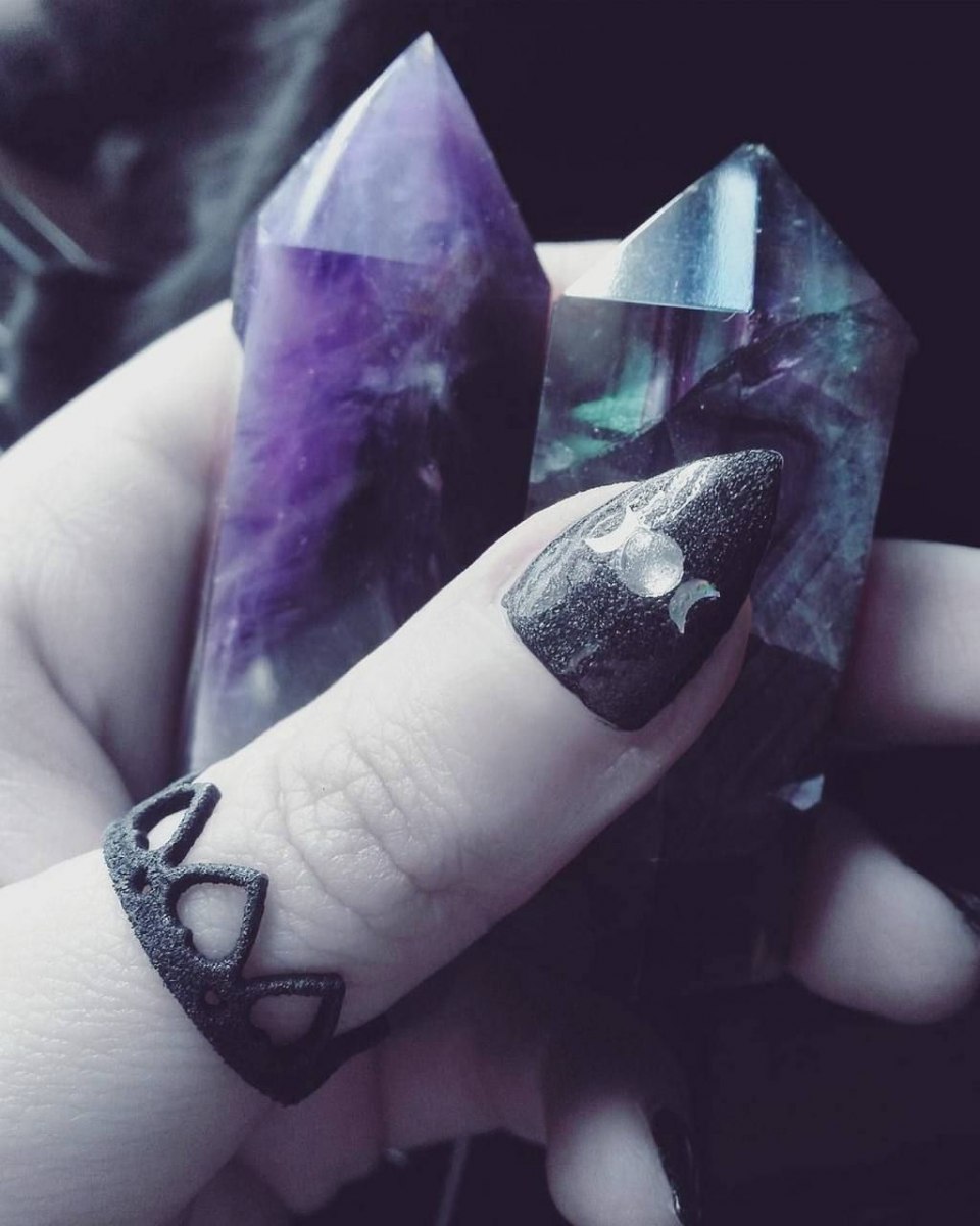 Маникюр ведьма Эстетика