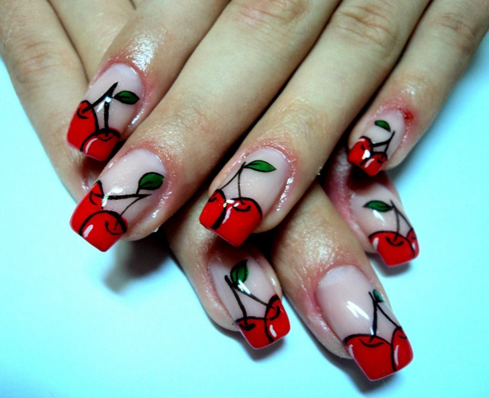 Маникюр красный с белым с вишнями