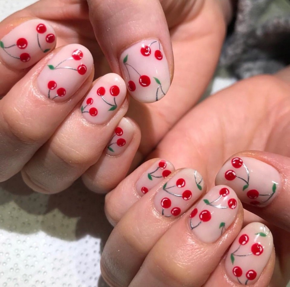 Красивый маникюр на короткие ногти