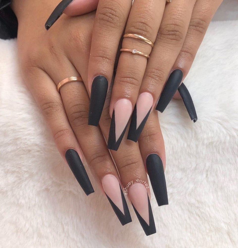 Ногти длинные квадратные черные