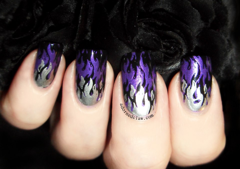 Маникюр с жасмином