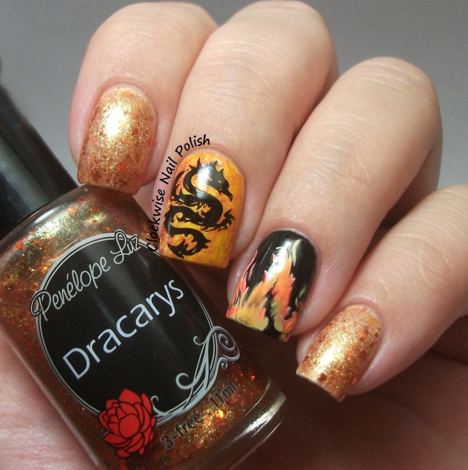 Маникюр с драконом на ногтях