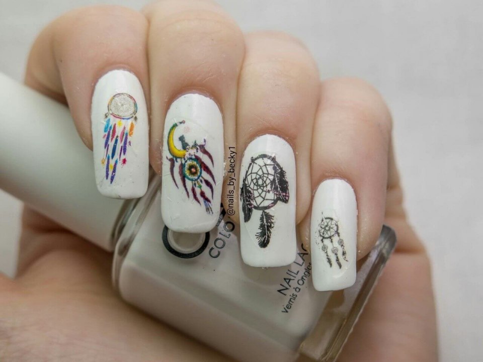 Маникюр с изображением птицы