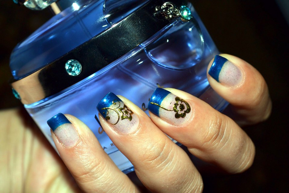 Маникюр с драконом