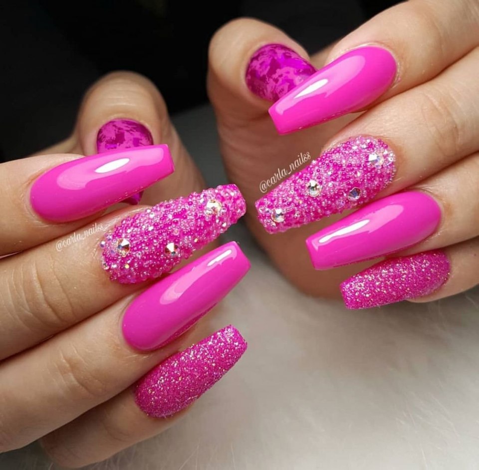 Маникюр шеллак розовый с блестками