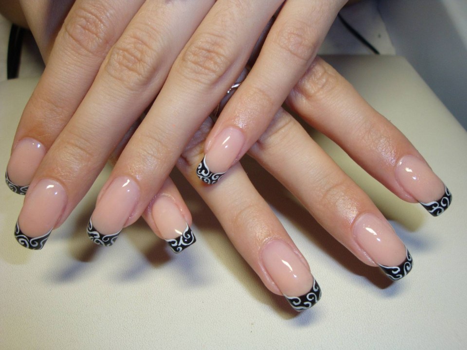 Наращивание ногтей