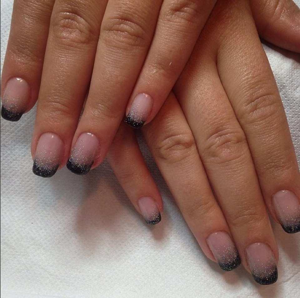 Наращивание черный френч