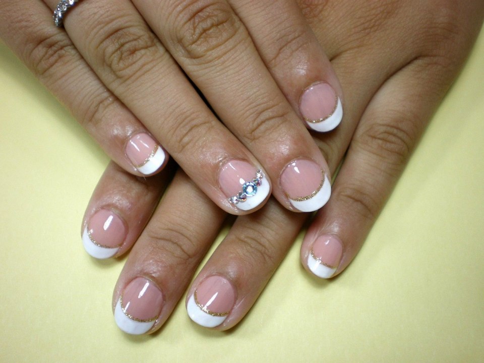 Френч маникюр на короткие ногти