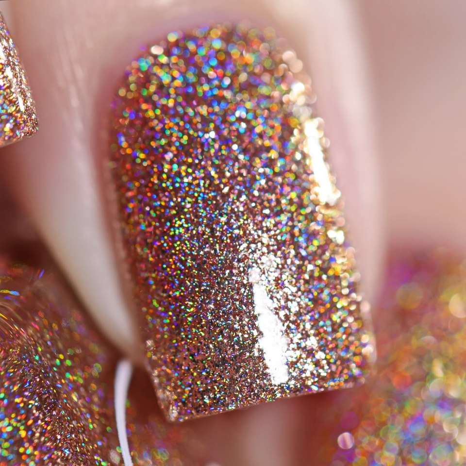 Светоотражающий лак для ногтей