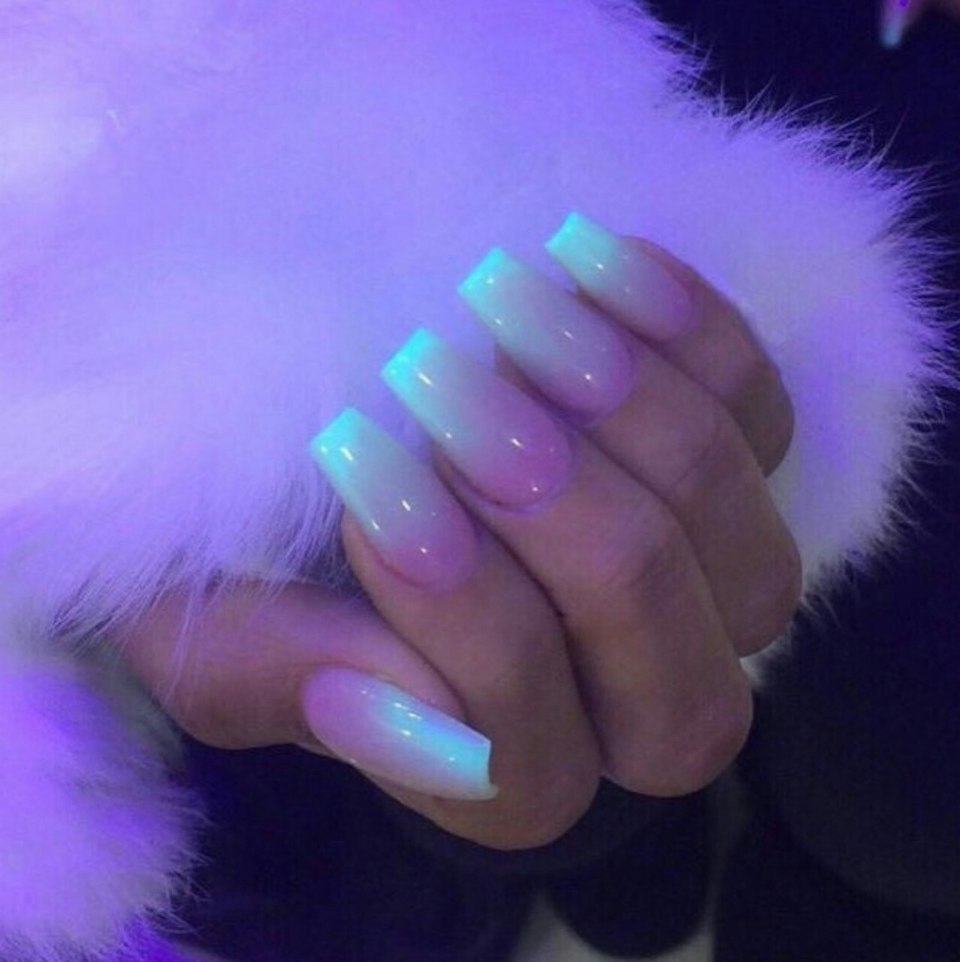 Неоновые ногти