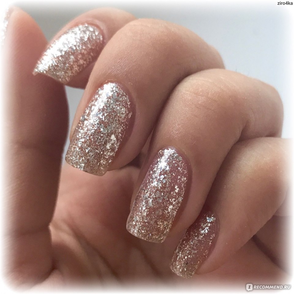 Маникюр натуральный с блестками