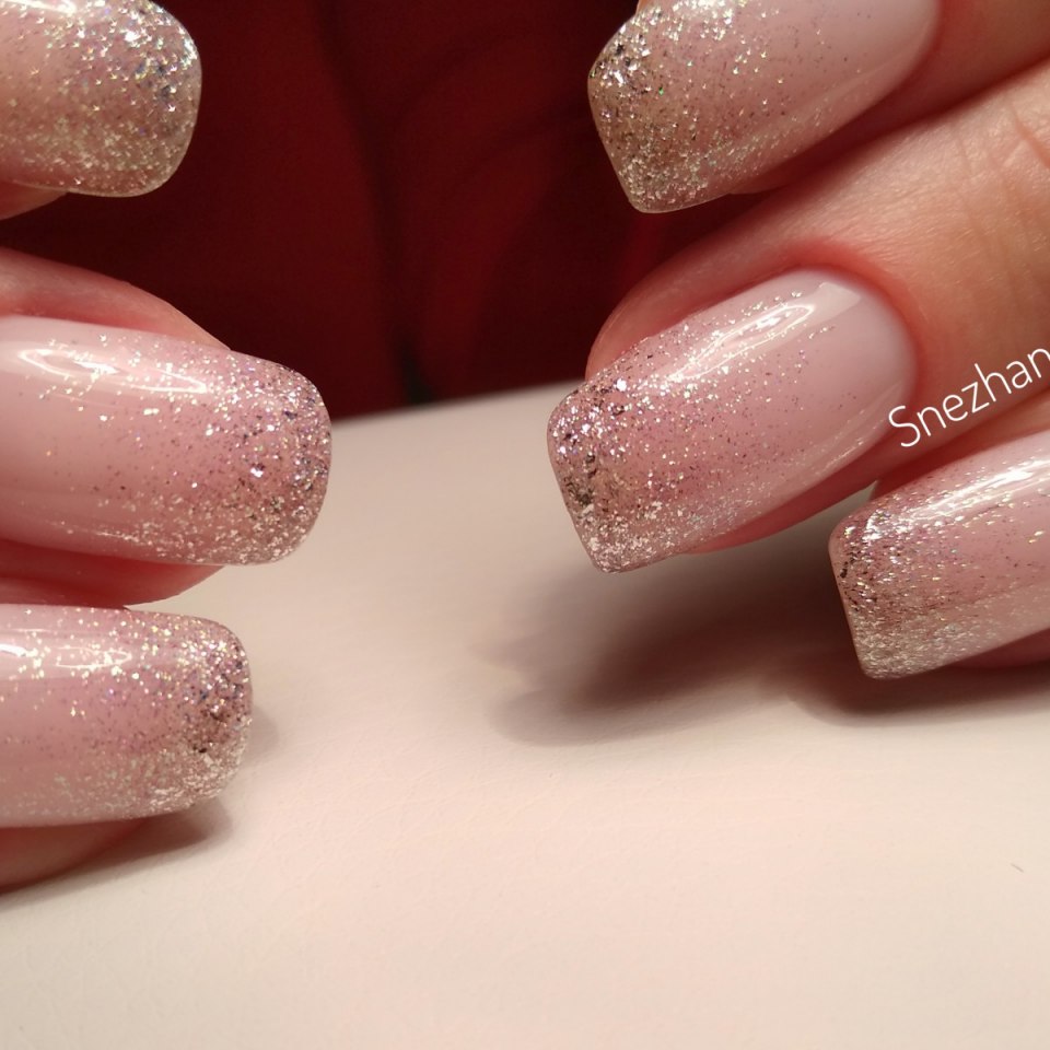 Нюдовый миндаль с блестками