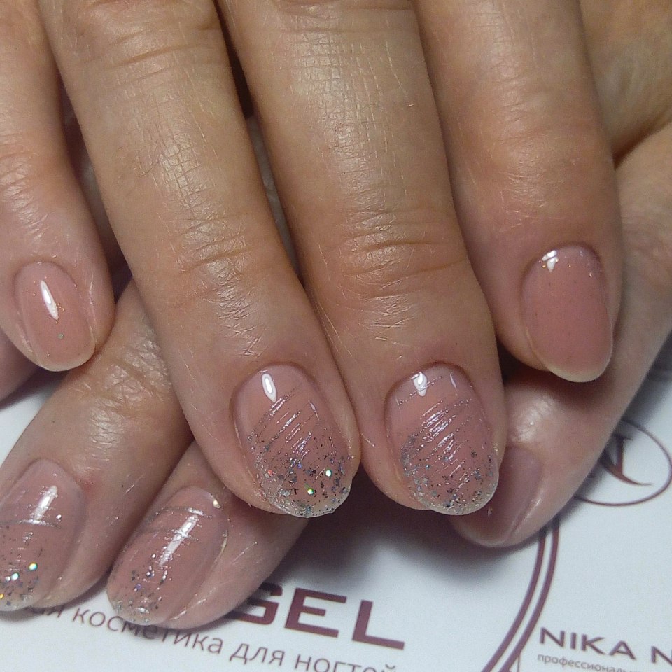 Нюдовый лак с шиммером