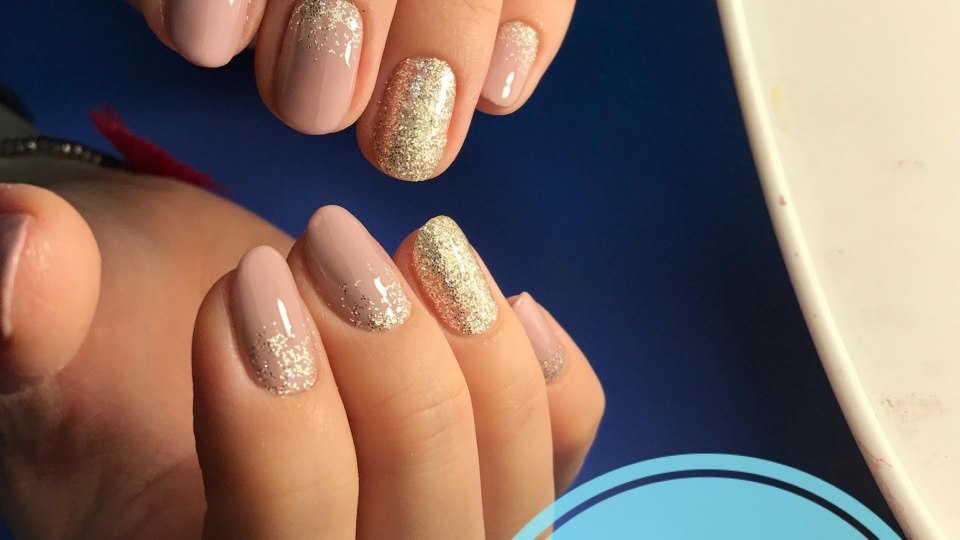 Маникюр омбре нюдовый