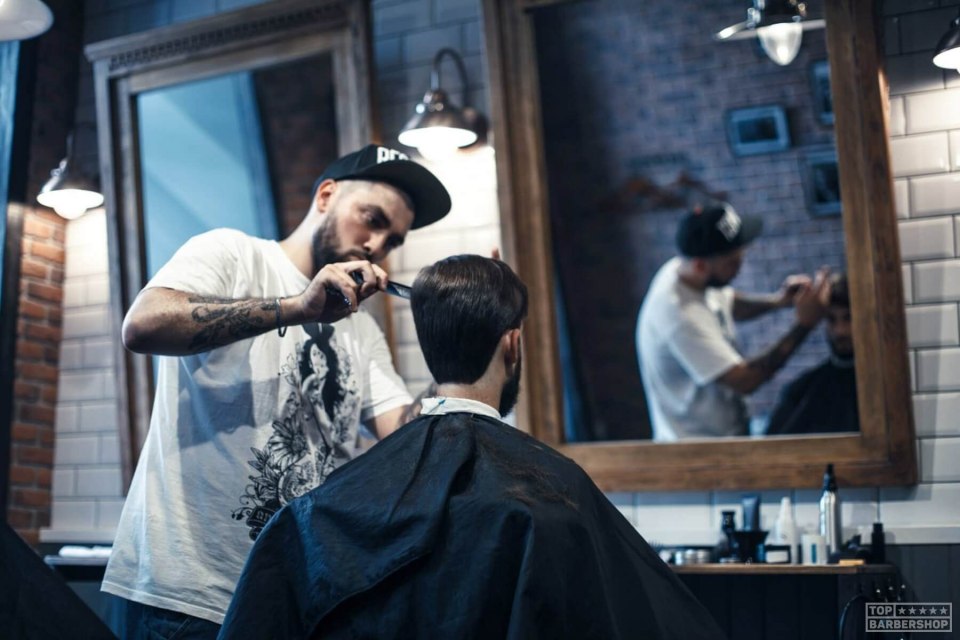 Барбершоп топлесс