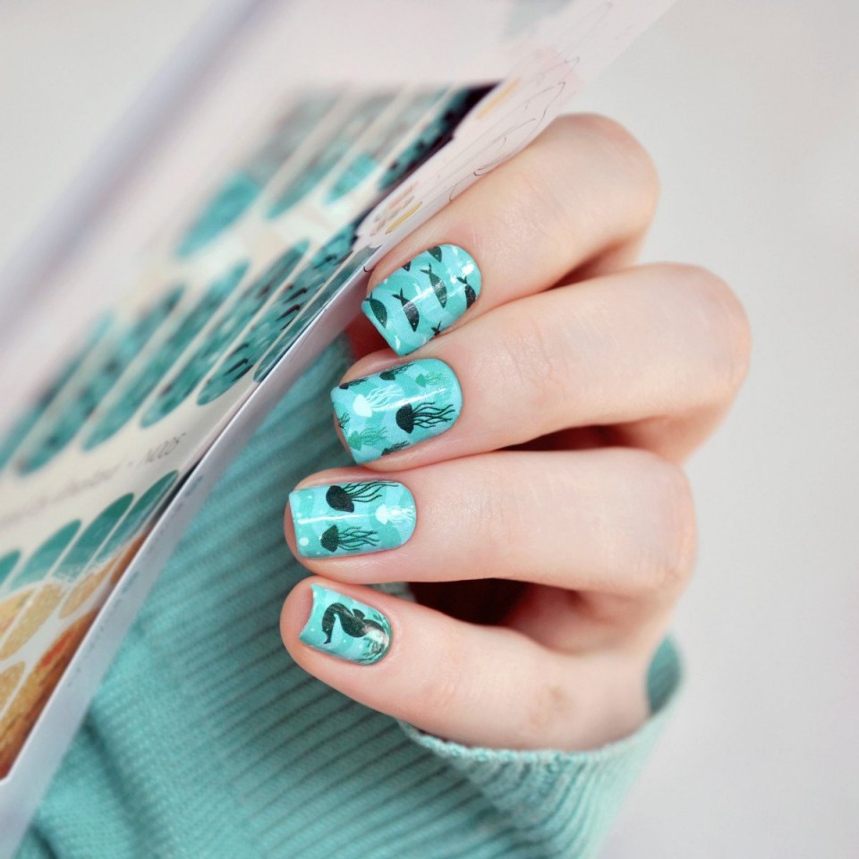 Ментоловый маникюр